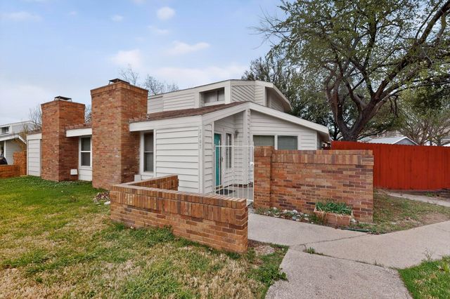 2407 Mustang Court, Lewisville, TX 75067