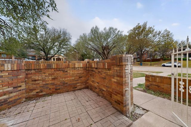 2407 Mustang Court, Lewisville, TX 75067