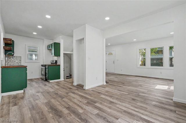 964 E 143rd Street, Cleveland, OH 44110