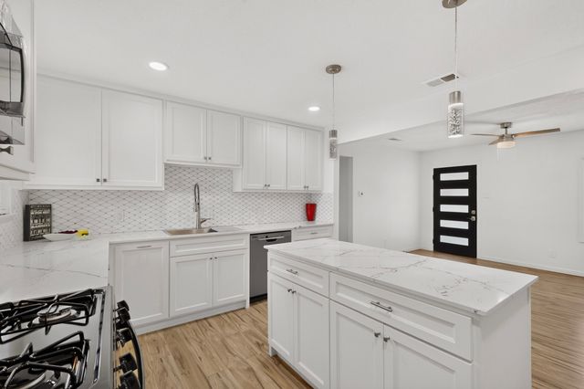 813 Travis Street, Garland, TX 75040
