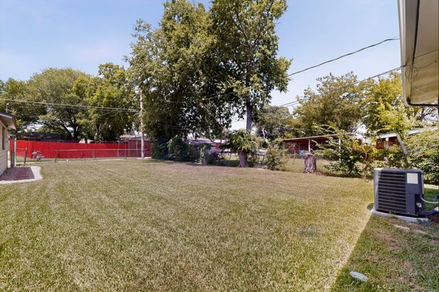 813 Travis Street, Garland, TX 75040