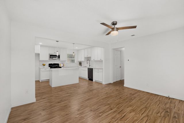 813 Travis Street, Garland, TX 75040