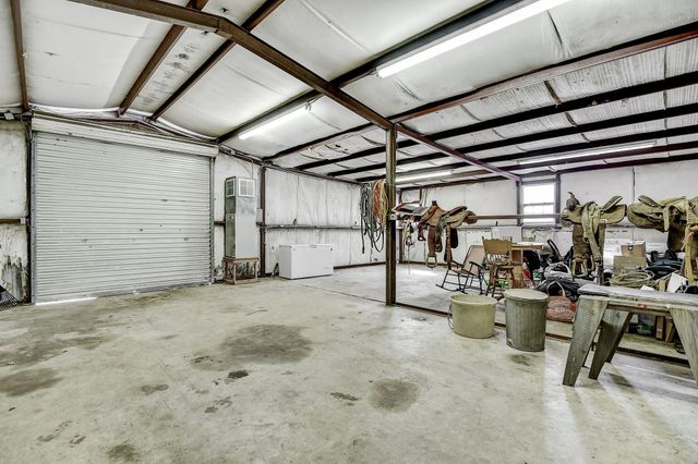 2801 County Road 115, Whitesboro, TX 76273