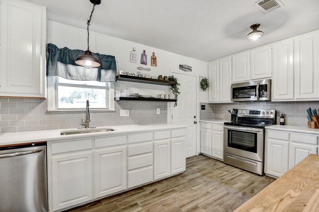 2801 County Road 115, Whitesboro, TX 76273