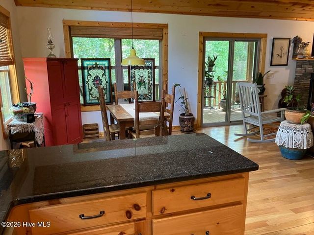 195 Woodcrest Drive, Murphy, NC 28906