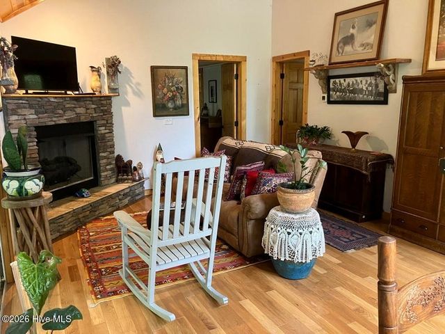 195 Woodcrest Drive, Murphy, NC 28906