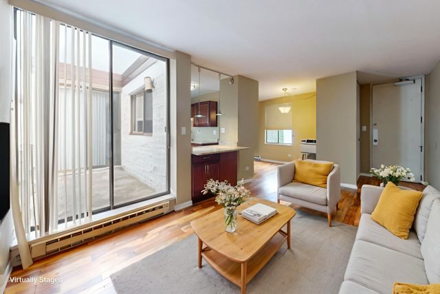 334 W Miner Street 3B, Arlington Heights, IL 60005