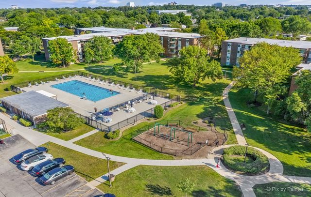 1311 S Finley Road 104, Lombard, IL 60148