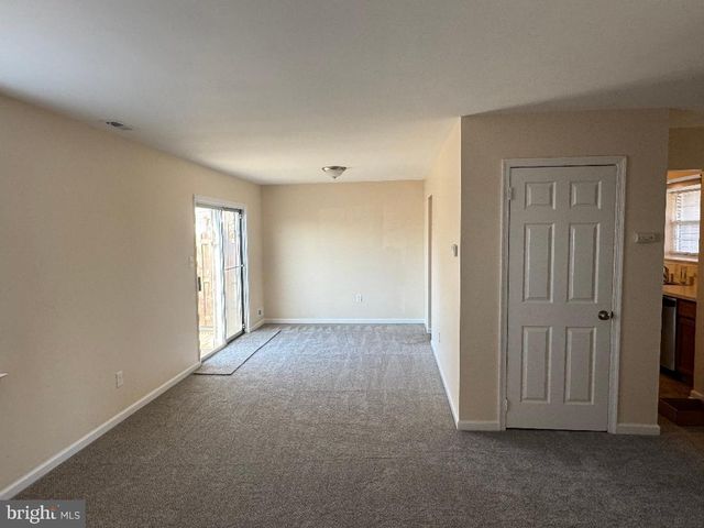 9 HANOVER CT, Bordentown, NJ 08505