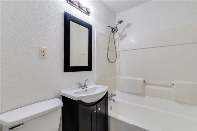 930 N Westview, Derby, KS 67037