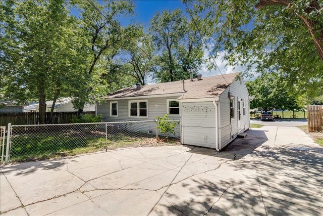 930 N Westview, Derby, KS 67037