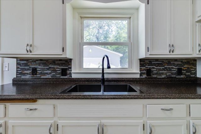 930 N Westview, Derby, KS 67037