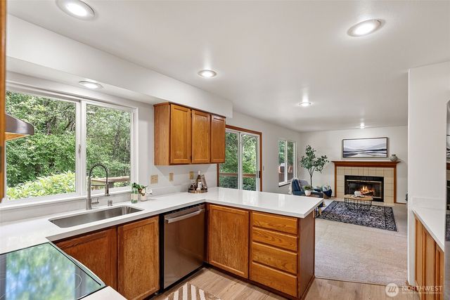 10913 Crocus Place NW, Silverdale, WA 98383