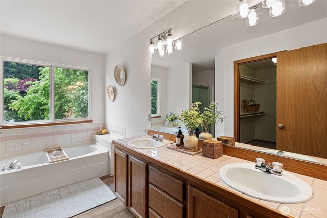 10913 Crocus Place NW, Silverdale, WA 98383