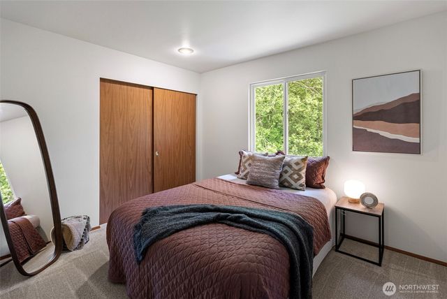 10913 Crocus Place NW, Silverdale, WA 98383