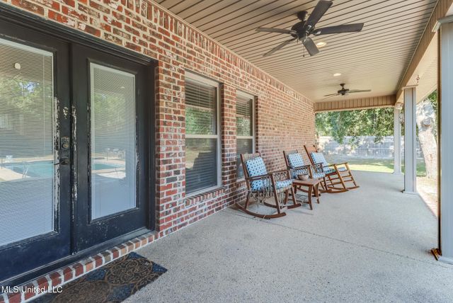 8112 Clamshell Avenue, Ocean Springs, MS 39564