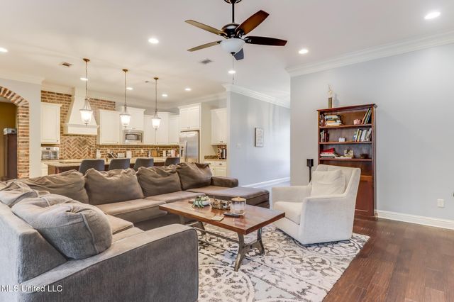 8112 Clamshell Avenue, Ocean Springs, MS 39564