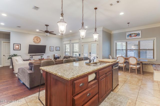 8112 Clamshell Avenue, Ocean Springs, MS 39564