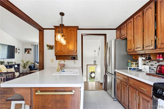20 Tanglewood Drive, West Seneca, NY 14224