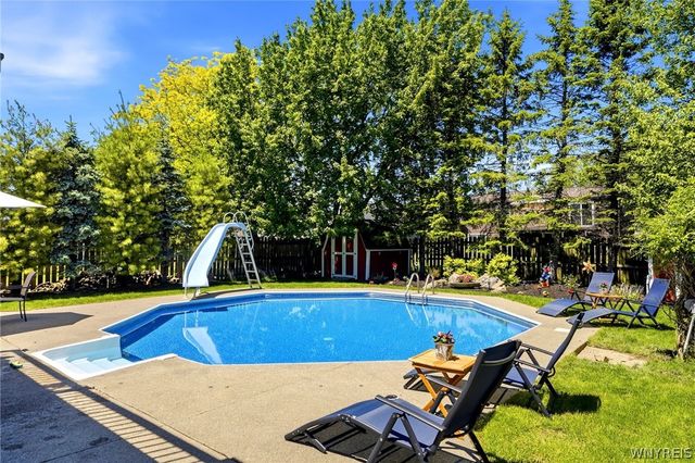 20 Tanglewood Drive, West Seneca, NY 14224