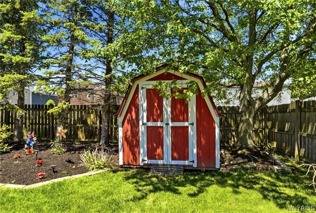 20 Tanglewood Drive, West Seneca, NY 14224