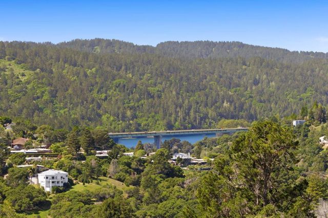 18 Bel Aire Lane, San Mateo, CA 94402