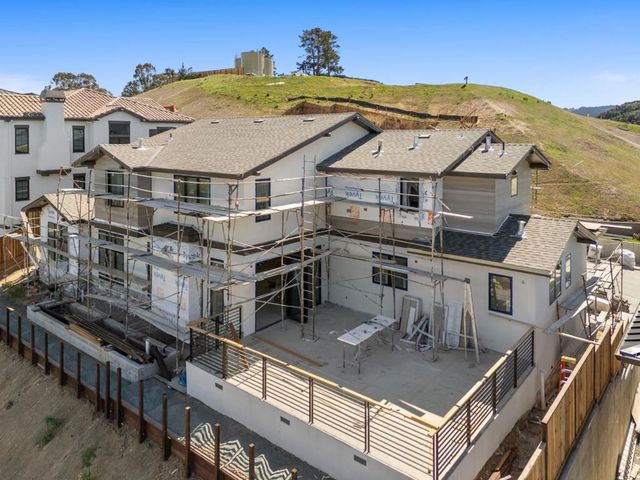 18 Bel Aire Lane, San Mateo, CA 94402