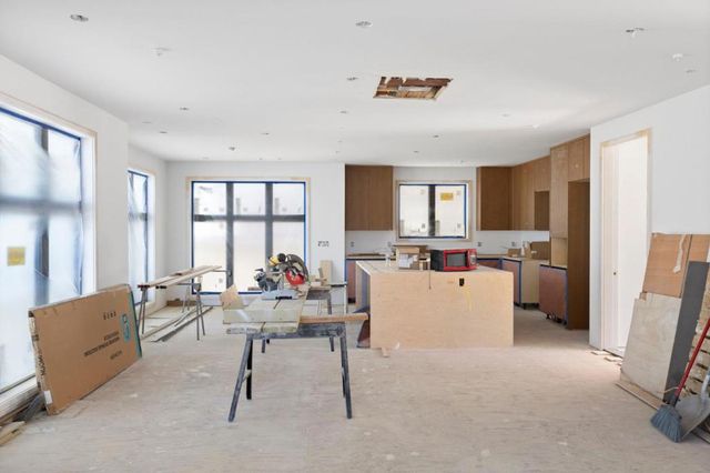 18 Bel Aire Lane, San Mateo, CA 94402