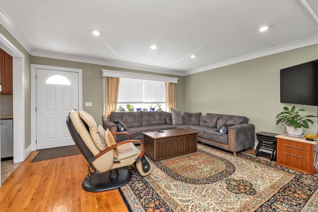 2463 Lindy Road, Westbury, NY 11590