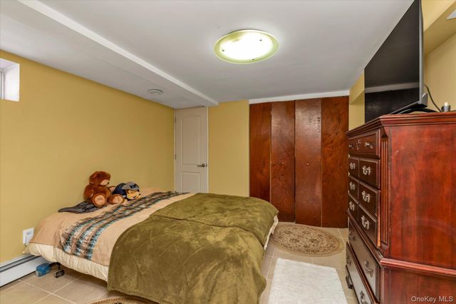 2463 Lindy Road, Westbury, NY 11590