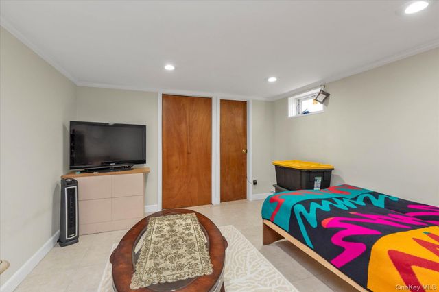 2463 Lindy Road, Westbury, NY 11590