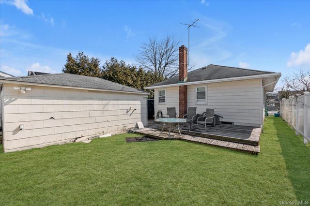 2463 Lindy Road, Westbury, NY 11590