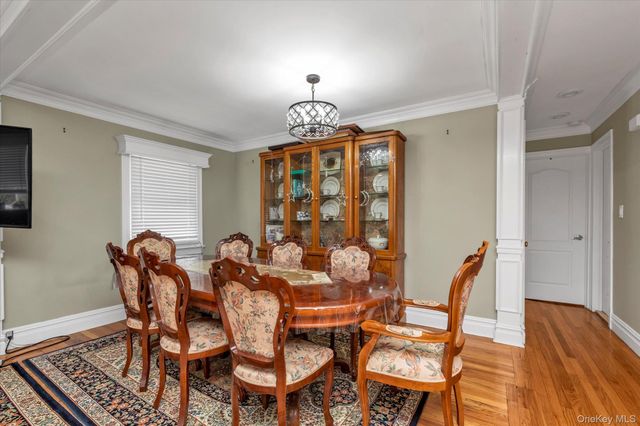 2463 Lindy Road, Westbury, NY 11590