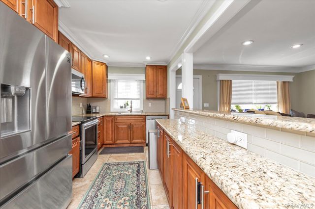 2463 Lindy Road, Westbury, NY 11590