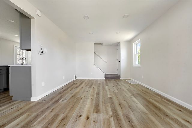 606 South Ave, Verona, PA 15147