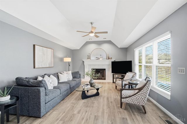 8588 Charleston Creek Drive, Mason, OH 45040