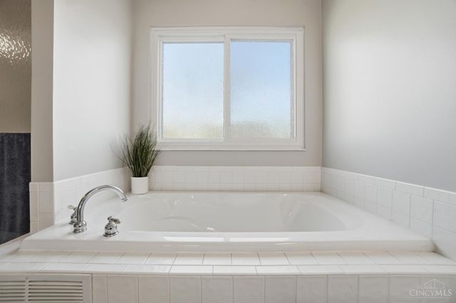 8588 Charleston Creek Drive, Mason, OH 45040