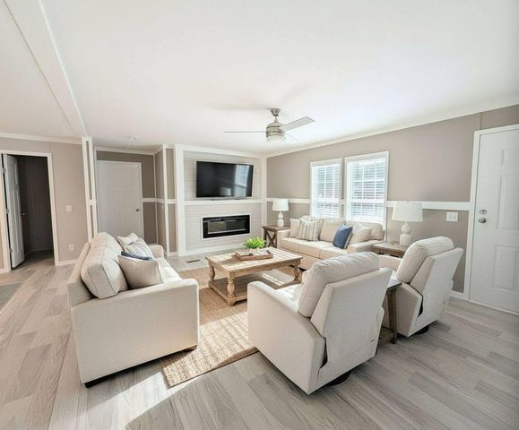 208 Shannon Road, Walterboro, SC 29488