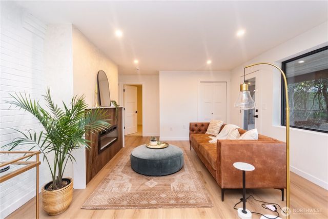 7210 Seward Park Avenue S, Seattle, WA 98118