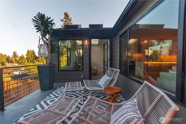 7210 Seward Park Avenue S, Seattle, WA 98118
