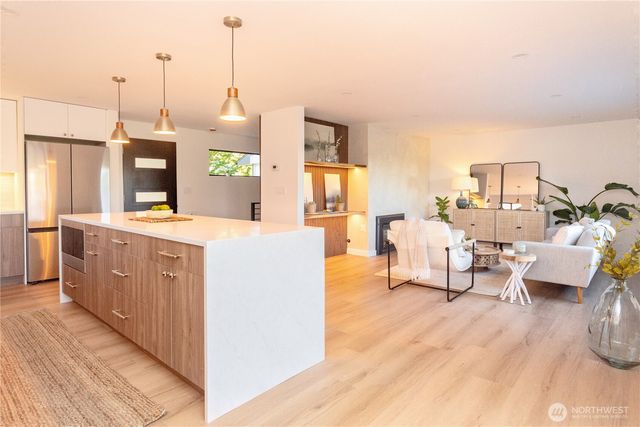 7210 Seward Park Avenue S, Seattle, WA 98118