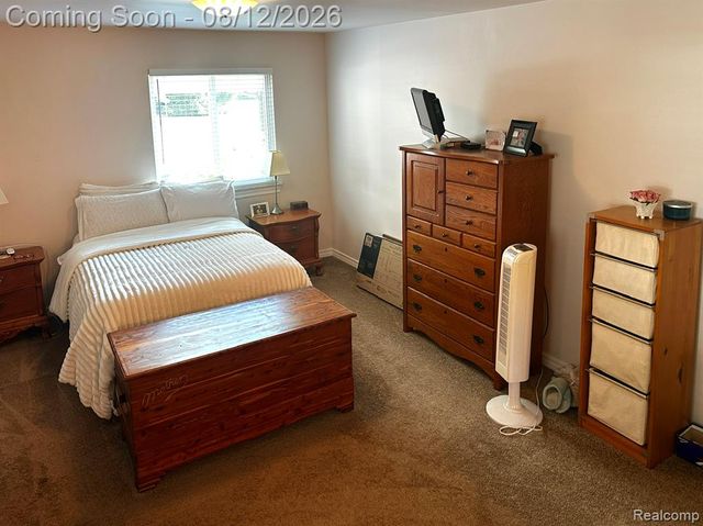 4932 Lake Point Drive, Waterford, MI 48329