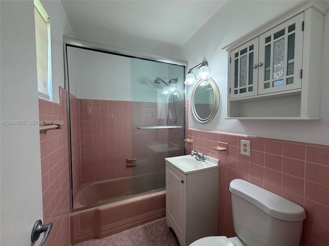 801 Albatross St, Miami Springs, FL 33166