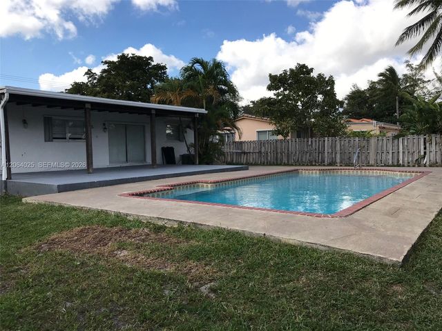 801 Albatross St, Miami Springs, FL 33166