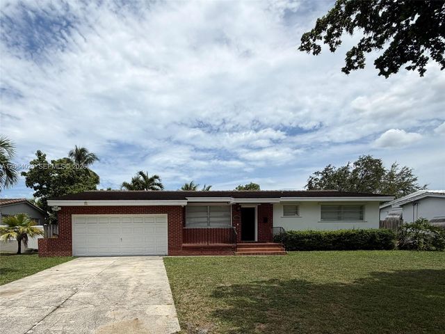 801 Albatross St, Miami Springs, FL 33166