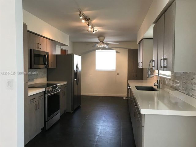 801 Albatross St, Miami Springs, FL 33166