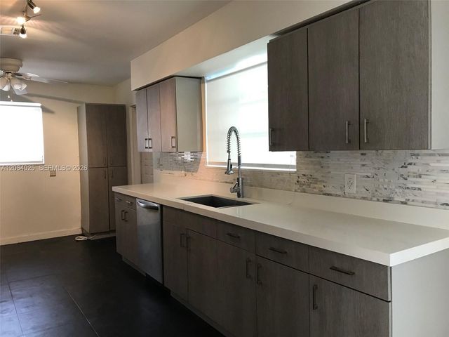 801 Albatross St, Miami Springs, FL 33166
