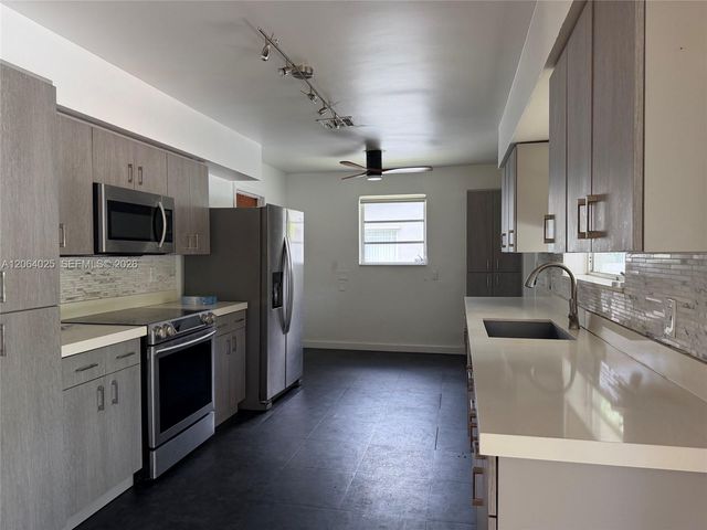 801 Albatross St, Miami Springs, FL 33166