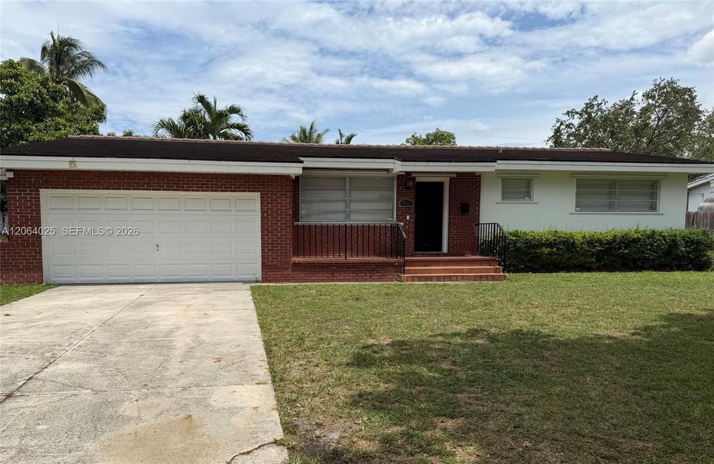801 Albatross St, Miami Springs, FL 33166