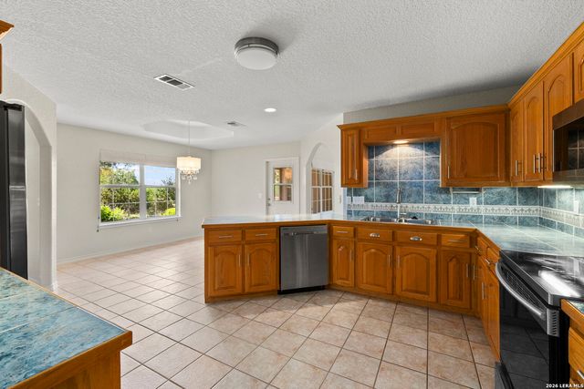 145 Schlamp Bay, Canyon Lake, TX 78133